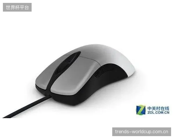 现场调研显示，内置高级降噪滤波与自校准功能的触板，可为场馆运营团队节省高达25%的赛前设备校准与检查时间